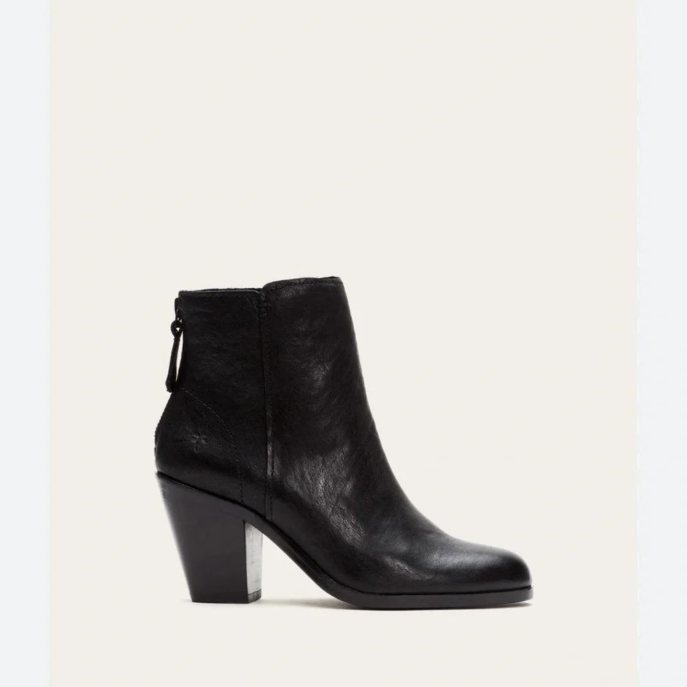 Frye Cameron soft leather zip back booties size 8.5 - Picture 1 of 12